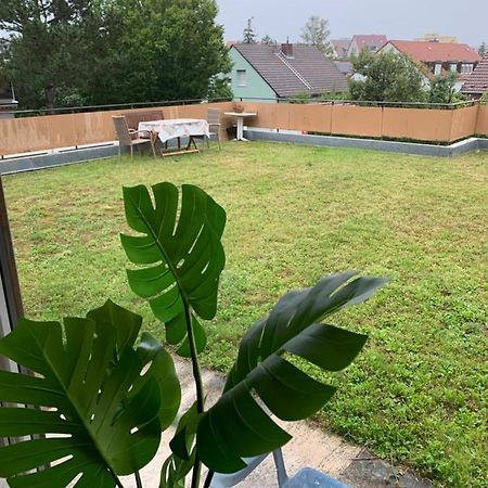 Ruhige Sonnige Wohnung Mit Rooftopterrasse Nahe Universitaet Gerbrunn Luaran gambar