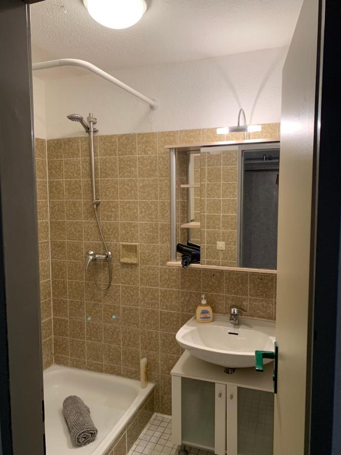 Ruhige Sonnige Wohnung Mit Rooftopterrasse Nahe Universitaet Gerbrunn Luaran gambar