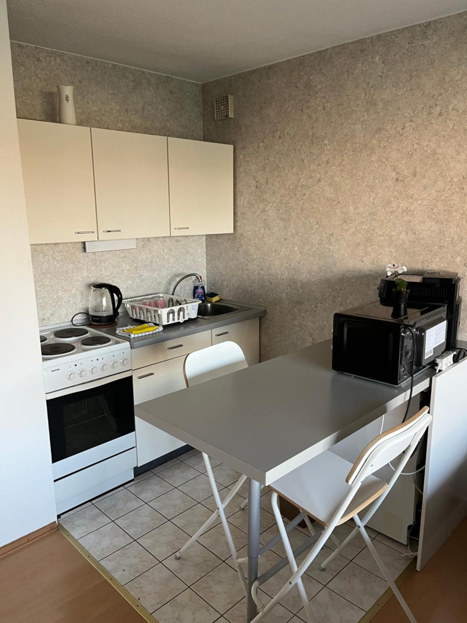 Ruhige Sonnige Wohnung Mit Rooftopterrasse Nahe Universitaet Gerbrunn Luaran gambar